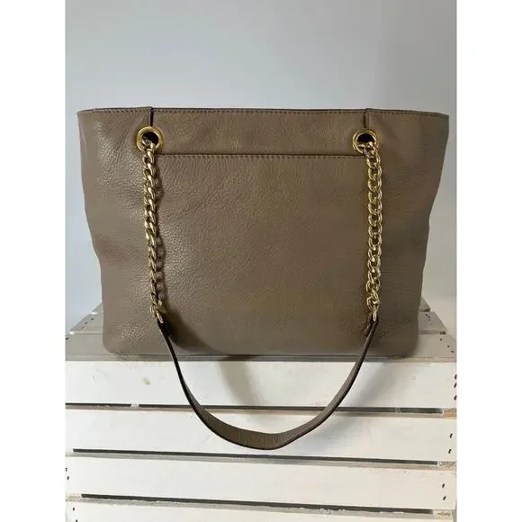 MICHAEL KORS, LARGE TAUPE, GRAY PEBBLED LEATHER SHOULDER BAG - Picture 4 of 16